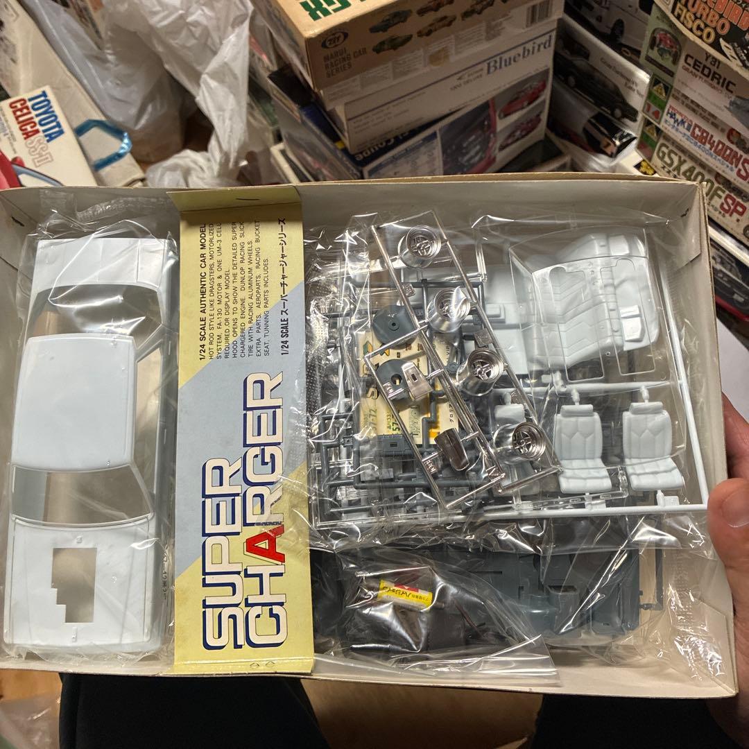 青島V6 GLORIA 4Dr HT スーパーチャージャー絶版