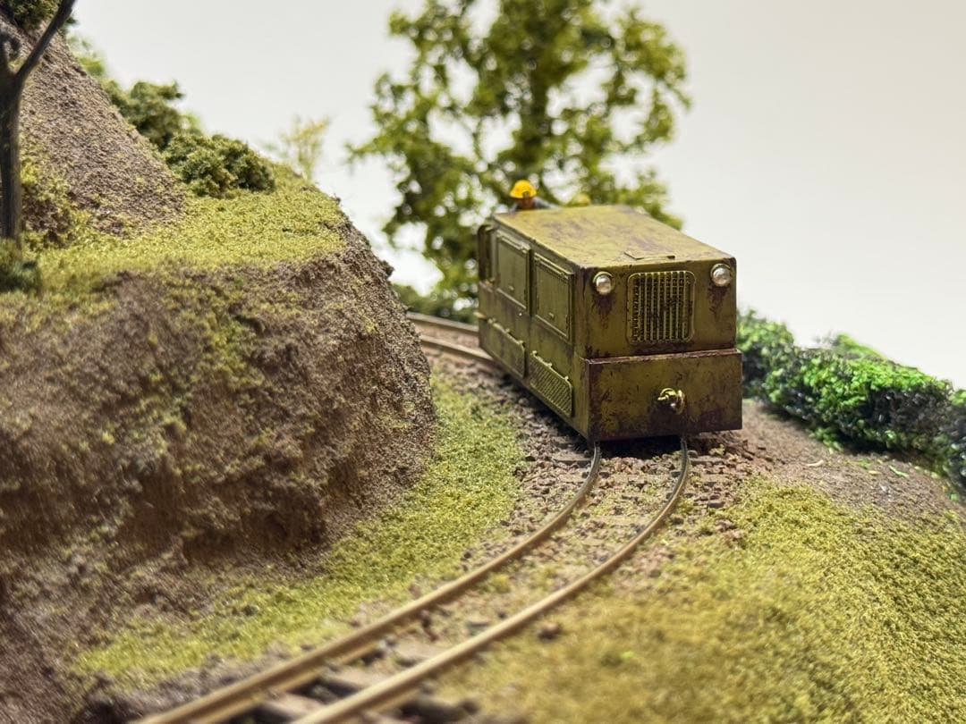 M*様 バッテリーロコ 激サビ塗装　ベビーグース製(旧:杉山模型)