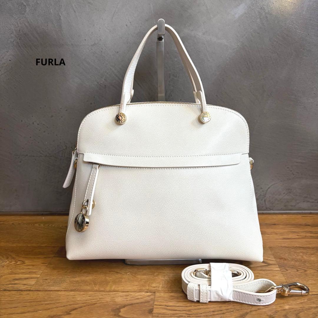 よっぴたん 　FURLA フルラ　パイパー　白　ホワイト　ショルダーバッグ