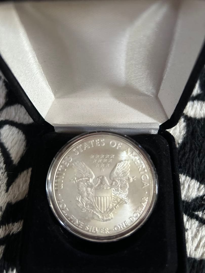 ウィリアム王子・キャサリン妃 婚約記念銀貨プルーフ