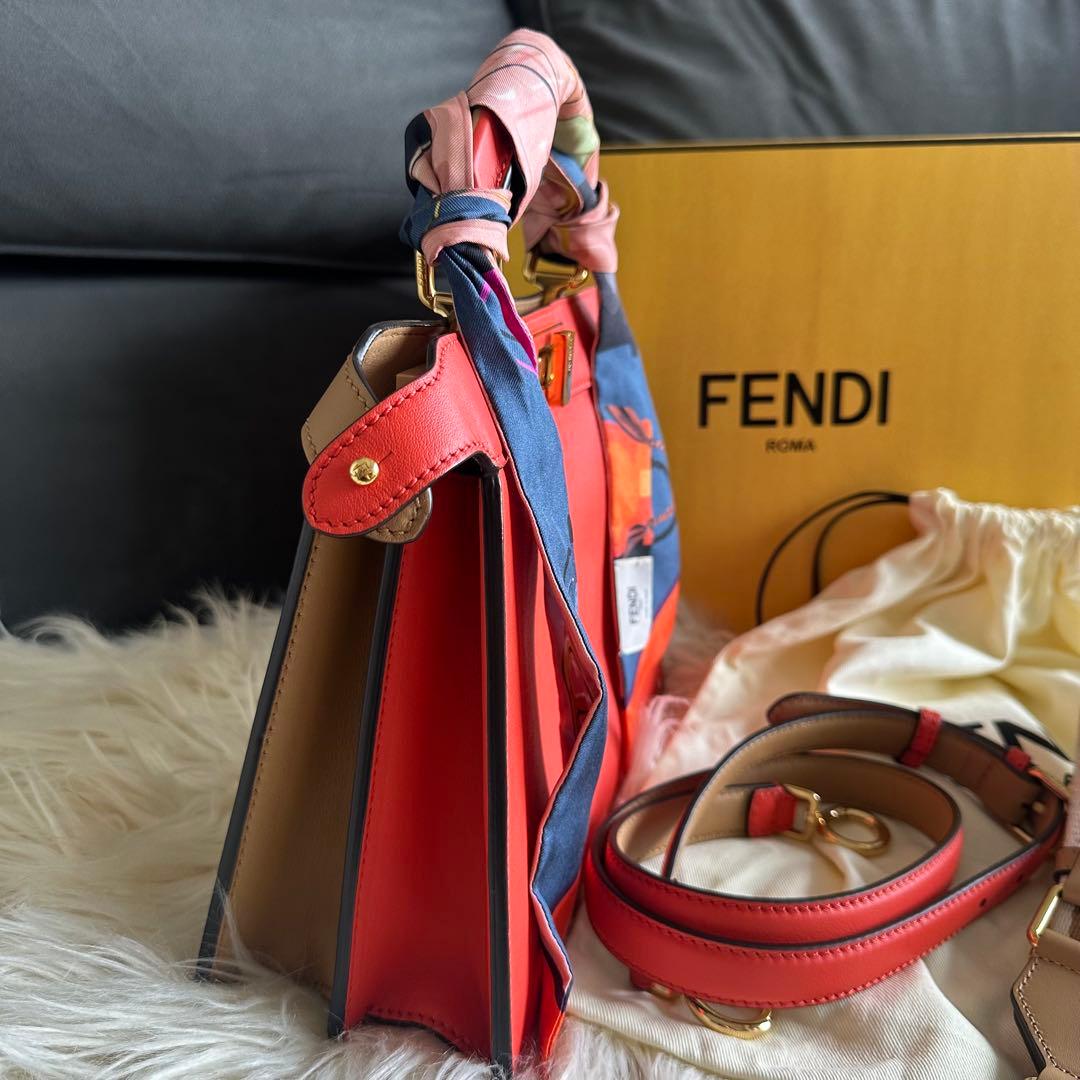 FENDI ピーカブー アイシーユー スモール
