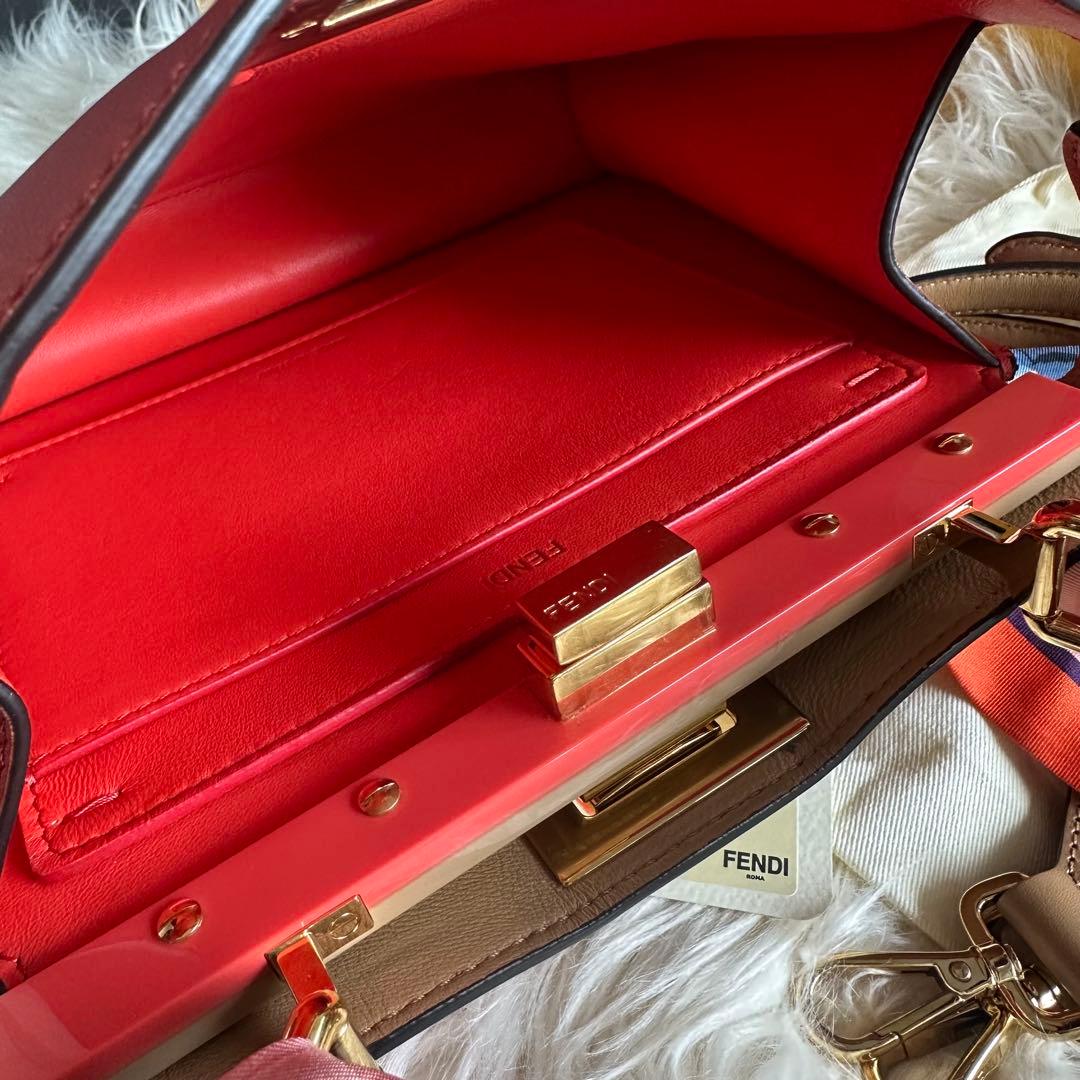 FENDI ピーカブー アイシーユー スモール