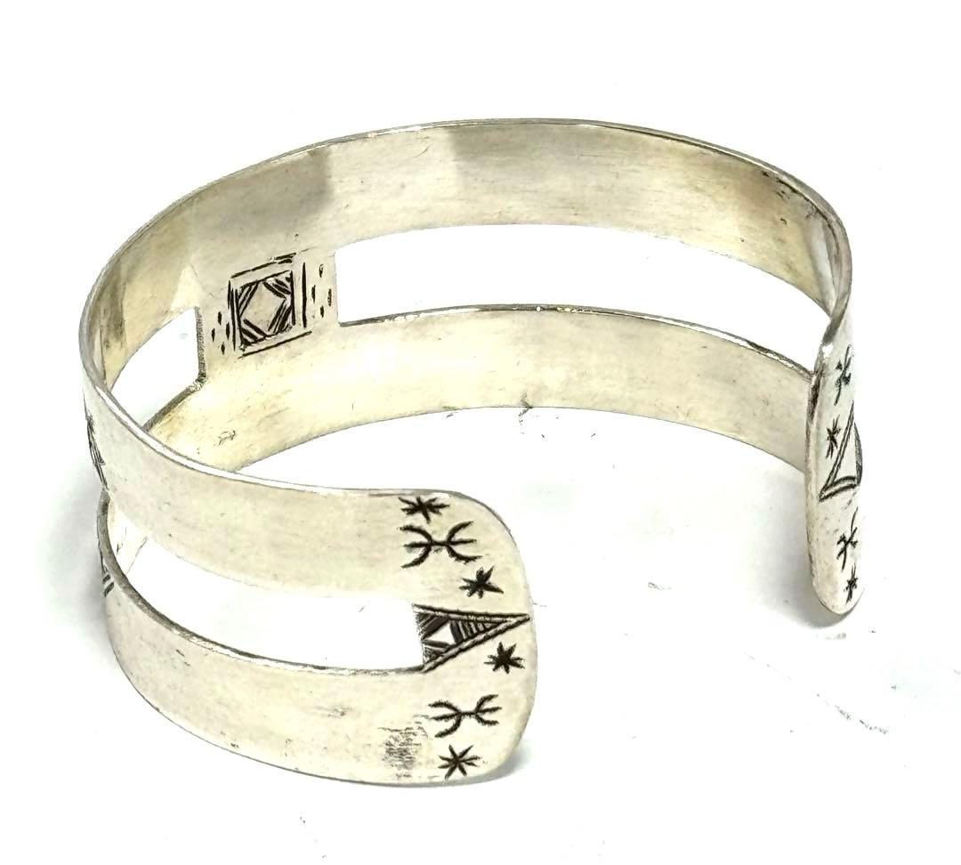 サハラ砂漠　トゥアレグ族　ハンドメイド　シルバーバングル