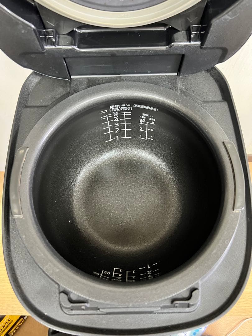 タイガー 炊飯器 JKC-A100（5.5合）IH炊飯ジャー 2016年製