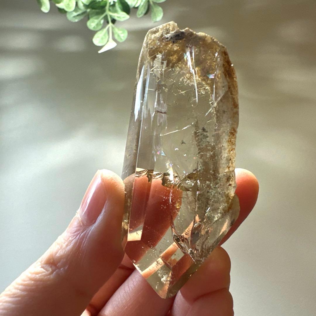 虹美　ルチル　スモーキー　ガーデン　母岩つき　フリーフォーム　67.7g