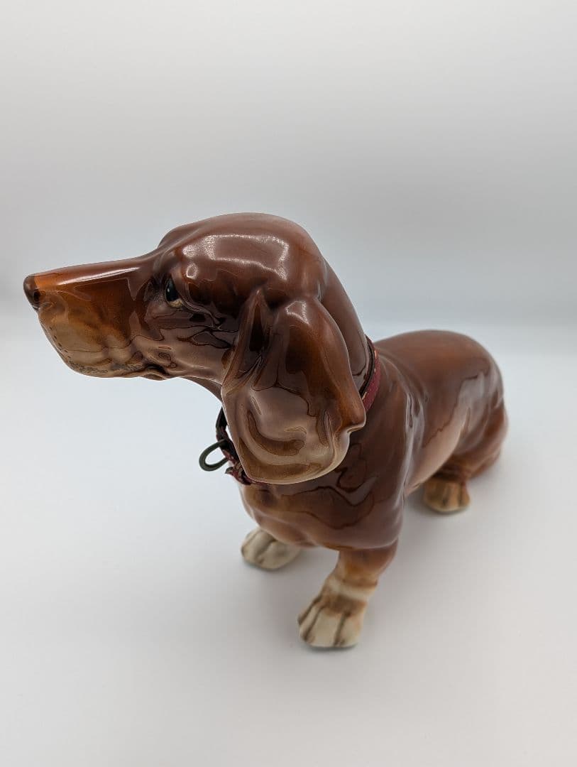 陶器 犬の彫刻 茶色 首輪付き