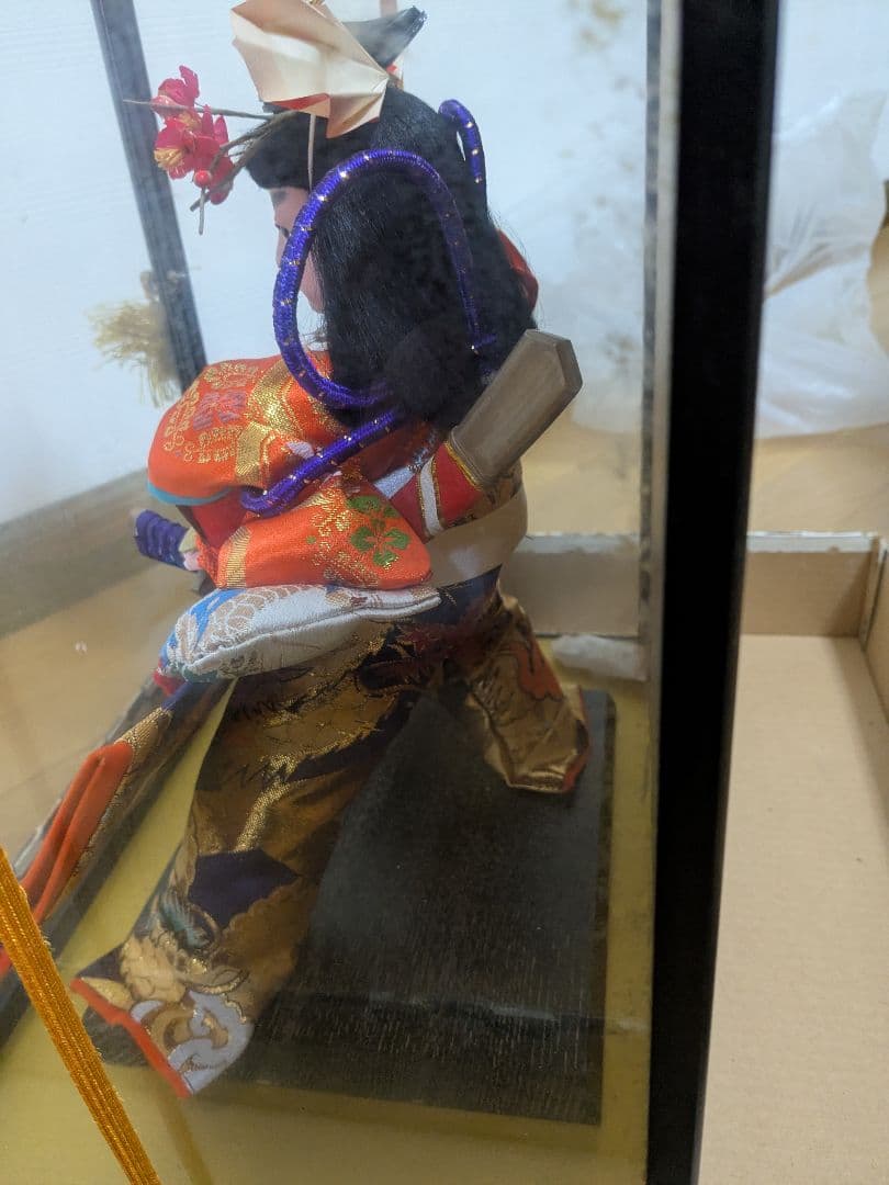 伝統的日本人形 精巧な工芸品