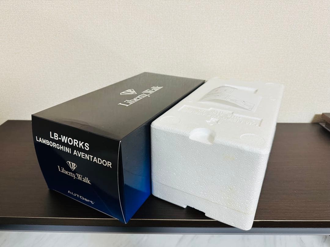 ランボルギーニ アヴェンタドールLBマットブラック