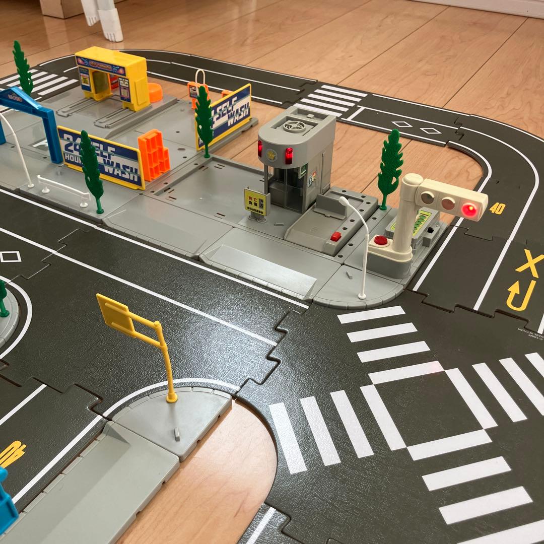 トミカタウン 洗車場 交番 駐車場 信号機×2 歩道橋 つながる道路