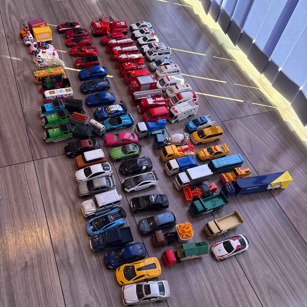 ミニカーセット トミカ 70台以上 引退品 ディズニー まとめ売り
