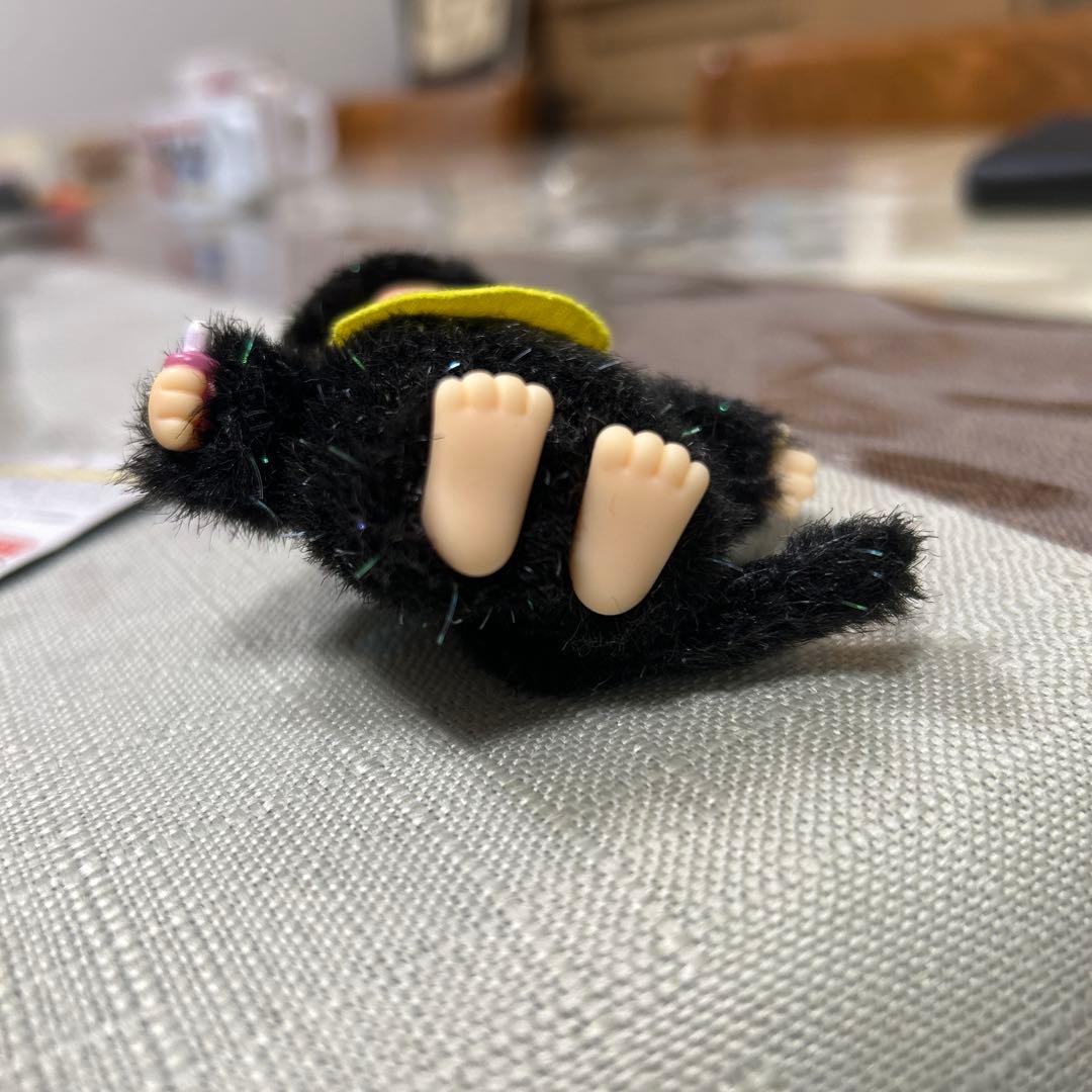 新品 非売品 モンチッチ ブラック ラメ キーホルダー 2280