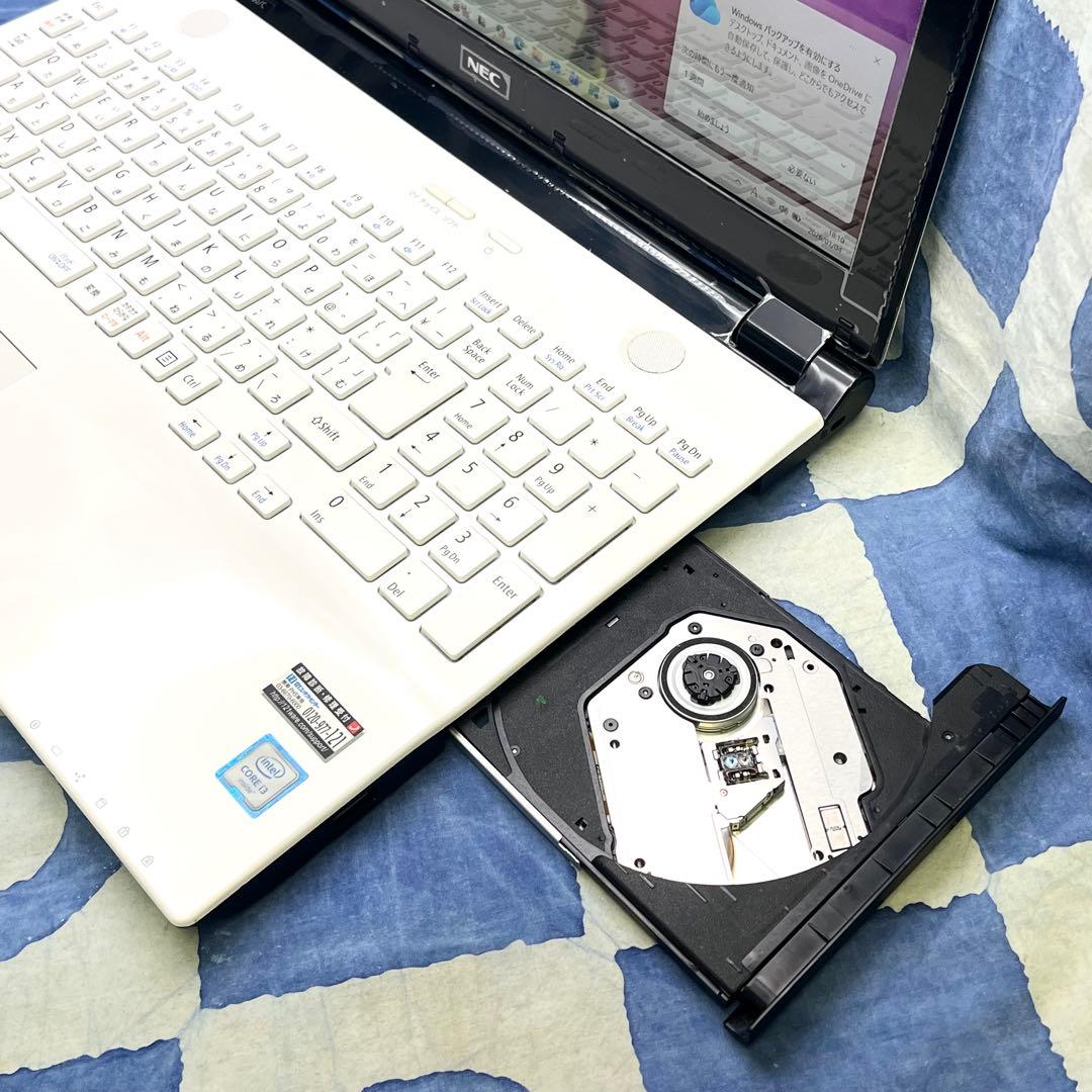 綺麗ブルーレイ！快適SSD☆爽やか白ノートパソコン♪カメラ付！Windows11