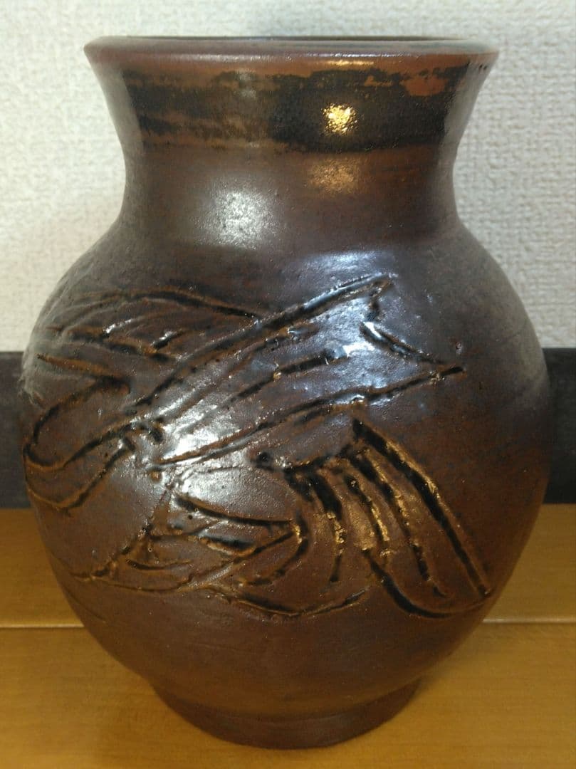 人間国宝 金城次郎 壷屋焼 黒花瓶 栞 共箱 美品完品 魚紋2 大珍品 希少品