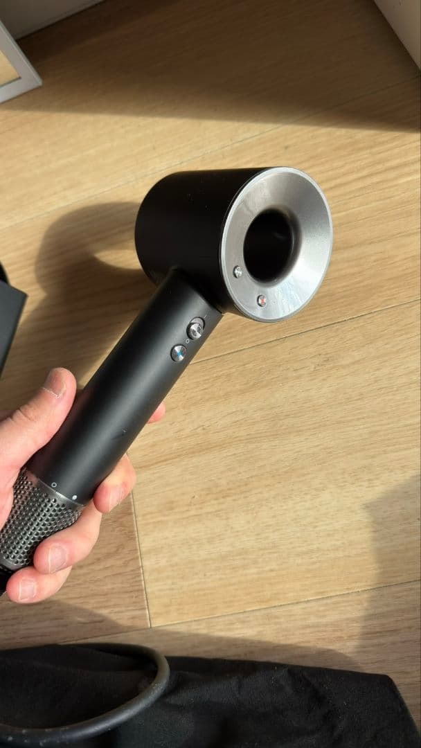 Dyson Supersonic ヘアドライヤー ブラック/ニッケル