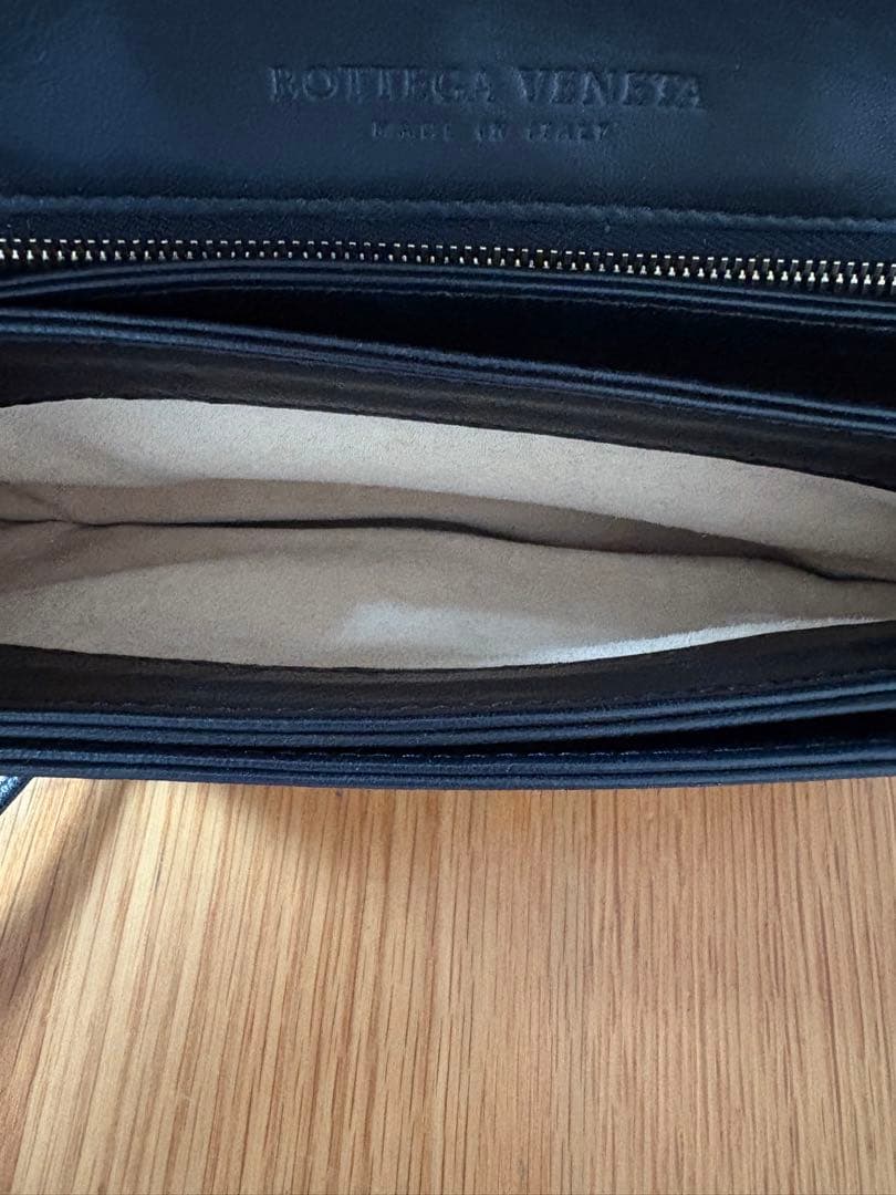BOTTEGA VENETA 編み込みブラックパーティーバッグ