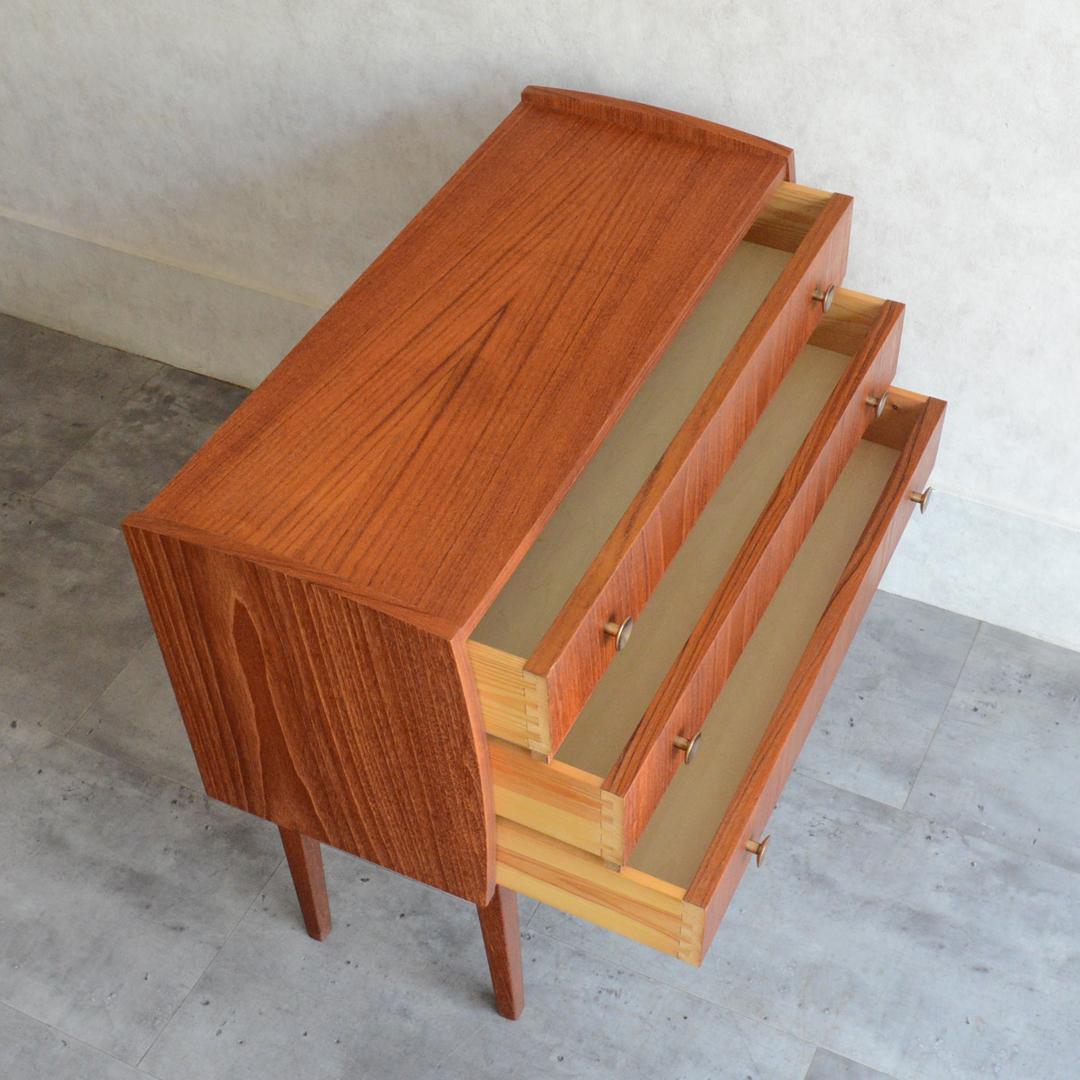 デンマーク 北欧ヴィンテージ チーク３段 スモールチェスト 北欧家具 オイル仕上