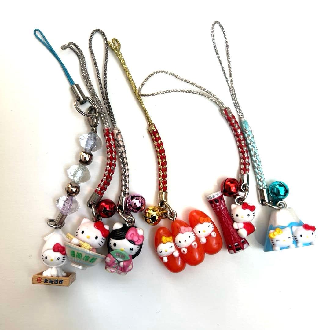 サンリオ　ハローキティ　ご当地　根付け　ストラップ　まとめ売り　合計131個