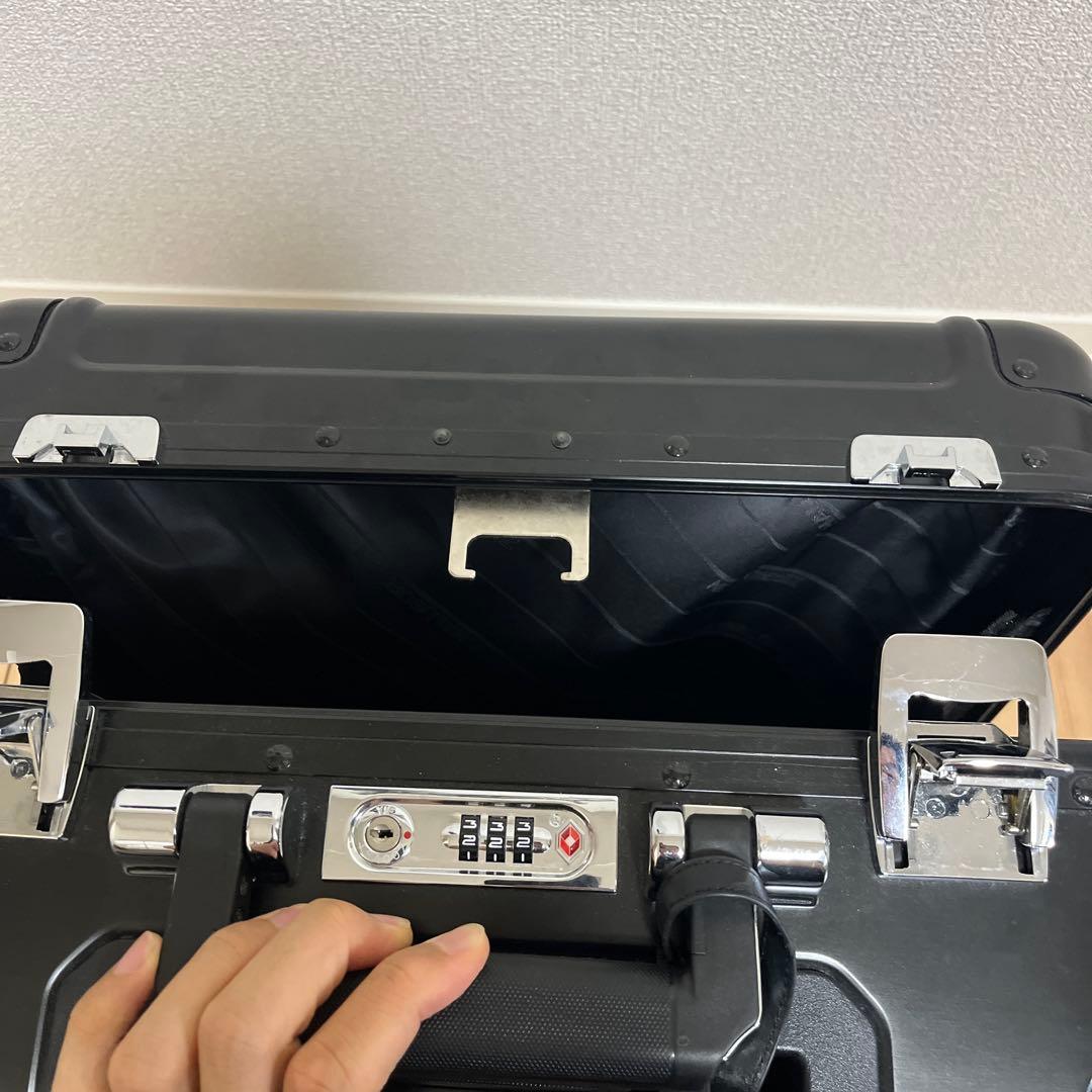 ゼロハリバートン ZERO HALLIBURTON キャリーケース 2輪