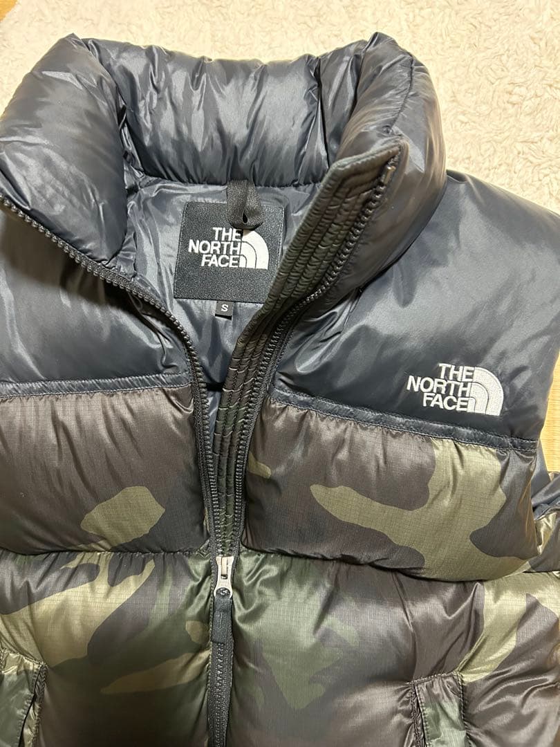 ノースフェイス ヌプシ ダウンベスト 迷彩/カモフラ ND91409