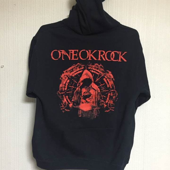 ワンオクロック 限定パーカー