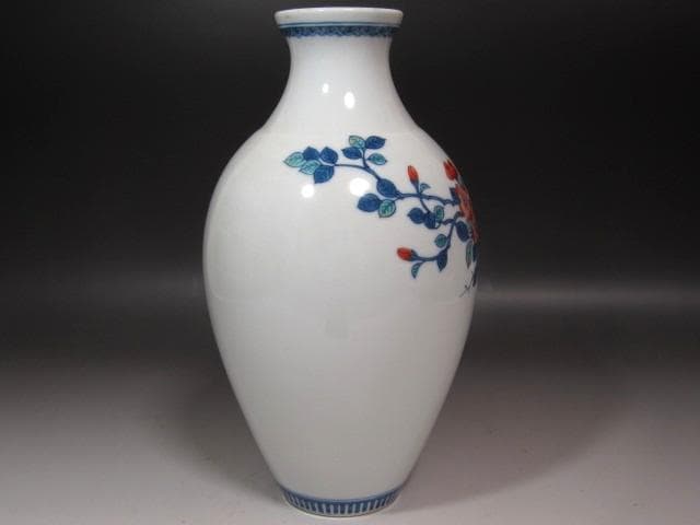 ★　13代　今右衛門　錦花瓶　コントラストの美しい一品です★x385