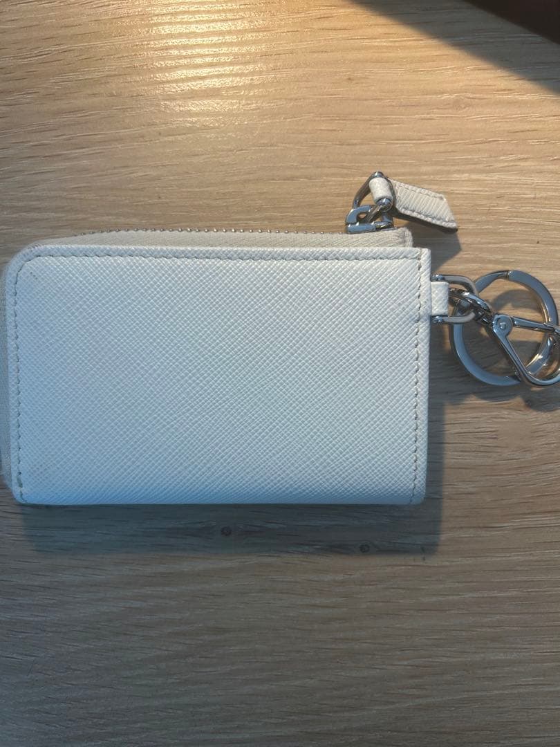 PRADA 美品　ホワイトレザー ケース