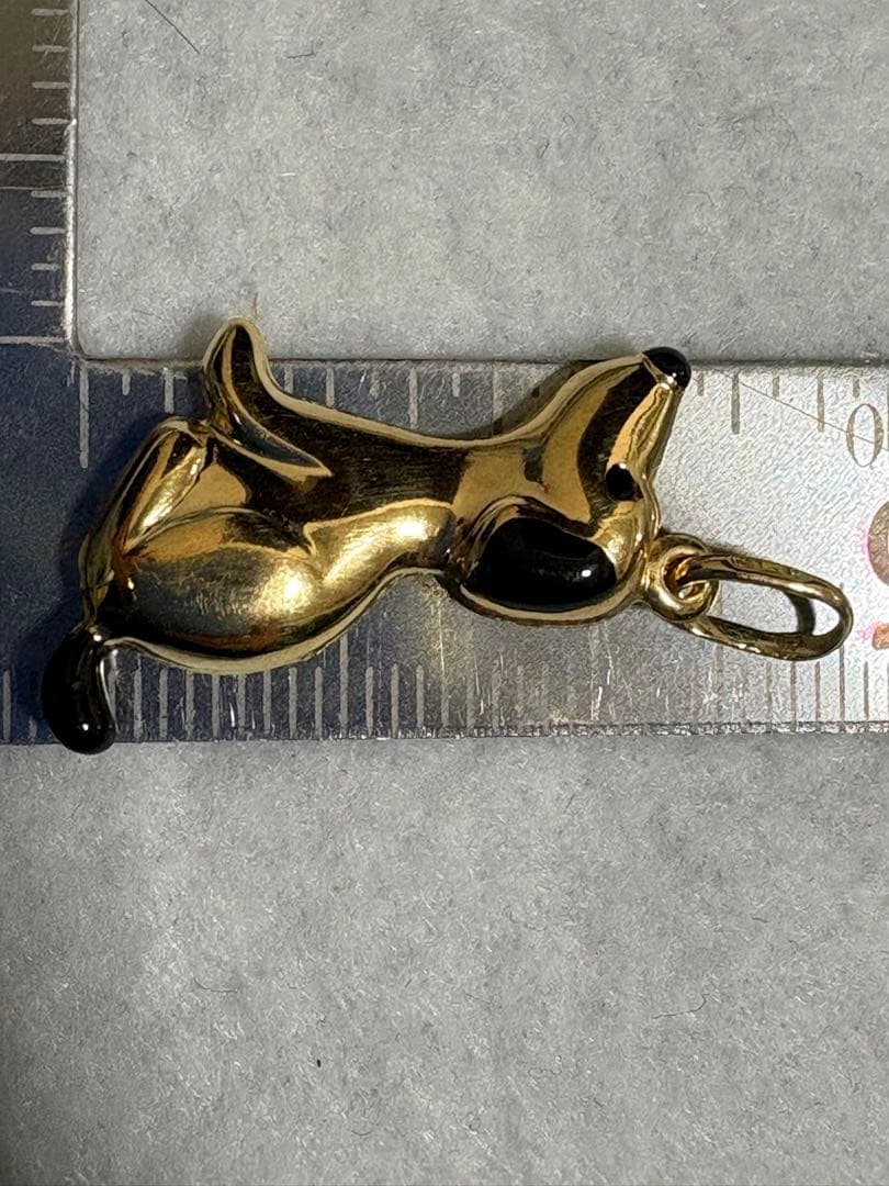 750 (K18) UNOAERRE 犬モチーフ　ペンダントトップ