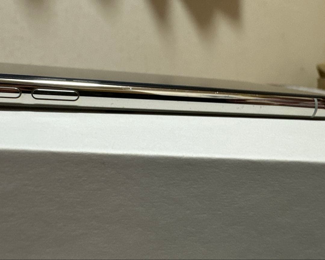 iPhone11pro(本体のみ)シルバー 256GB 最大バッテリー82%