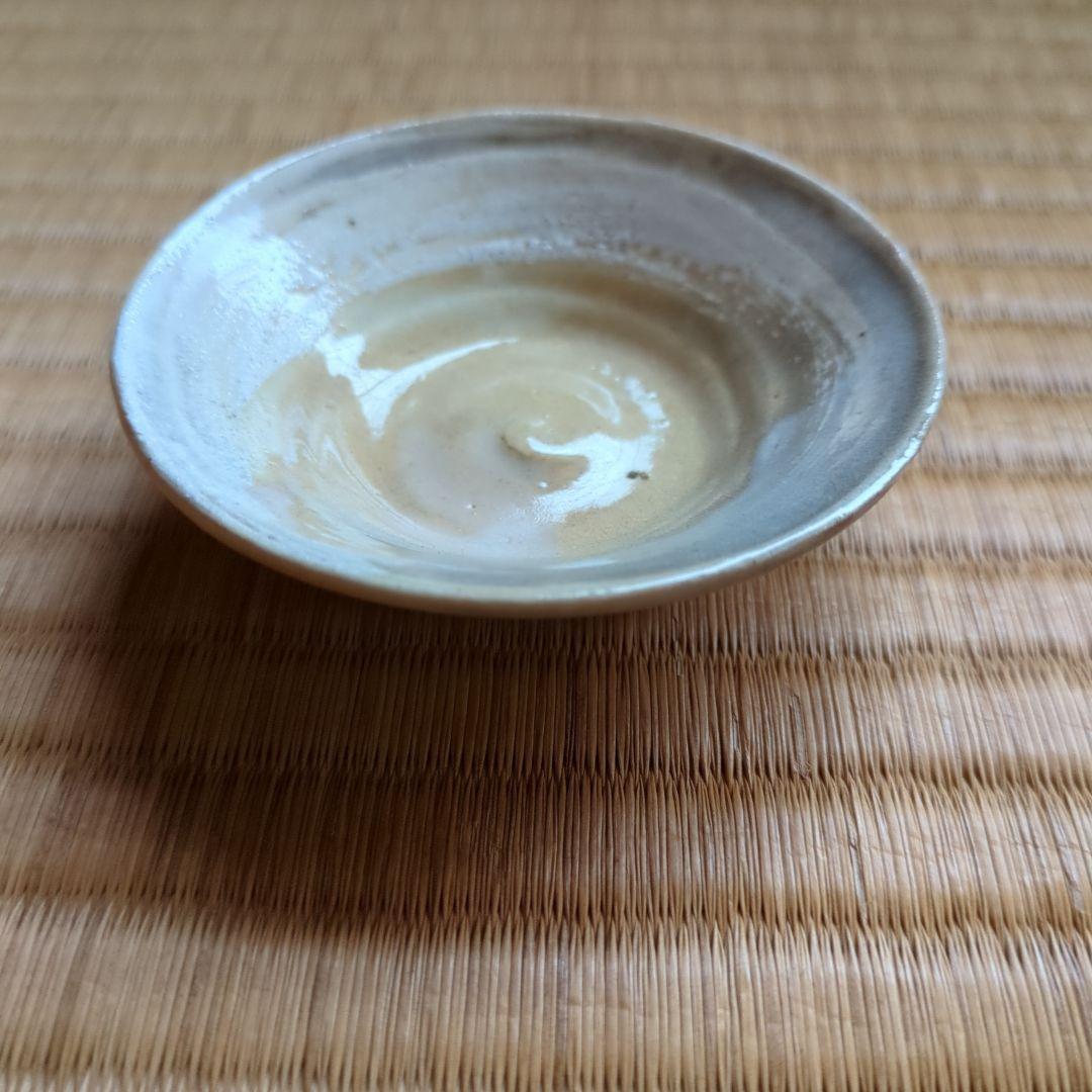 クリーム色の陶器皿 木箱付き　萩焼　酒器　骨董品