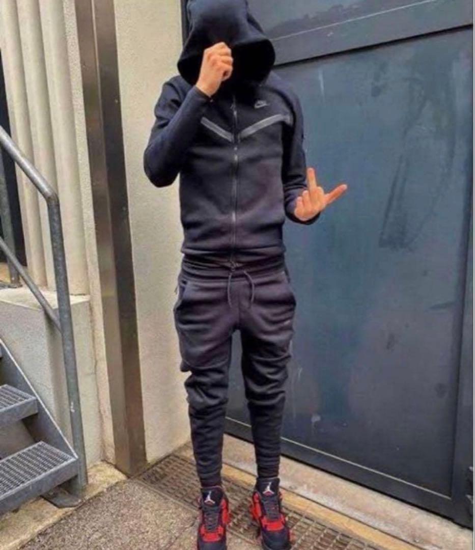 NIKE テックフリース　黒