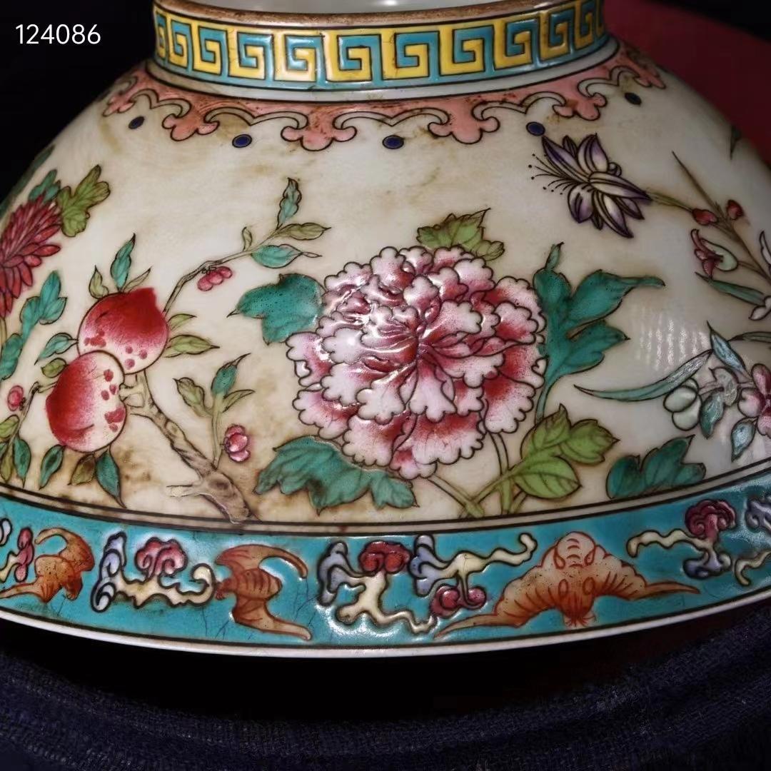中国古美術・珍品旧蔵・純手描き·粉彩磁器ボウル·箱付・置物・食器・観賞瓶・文房具