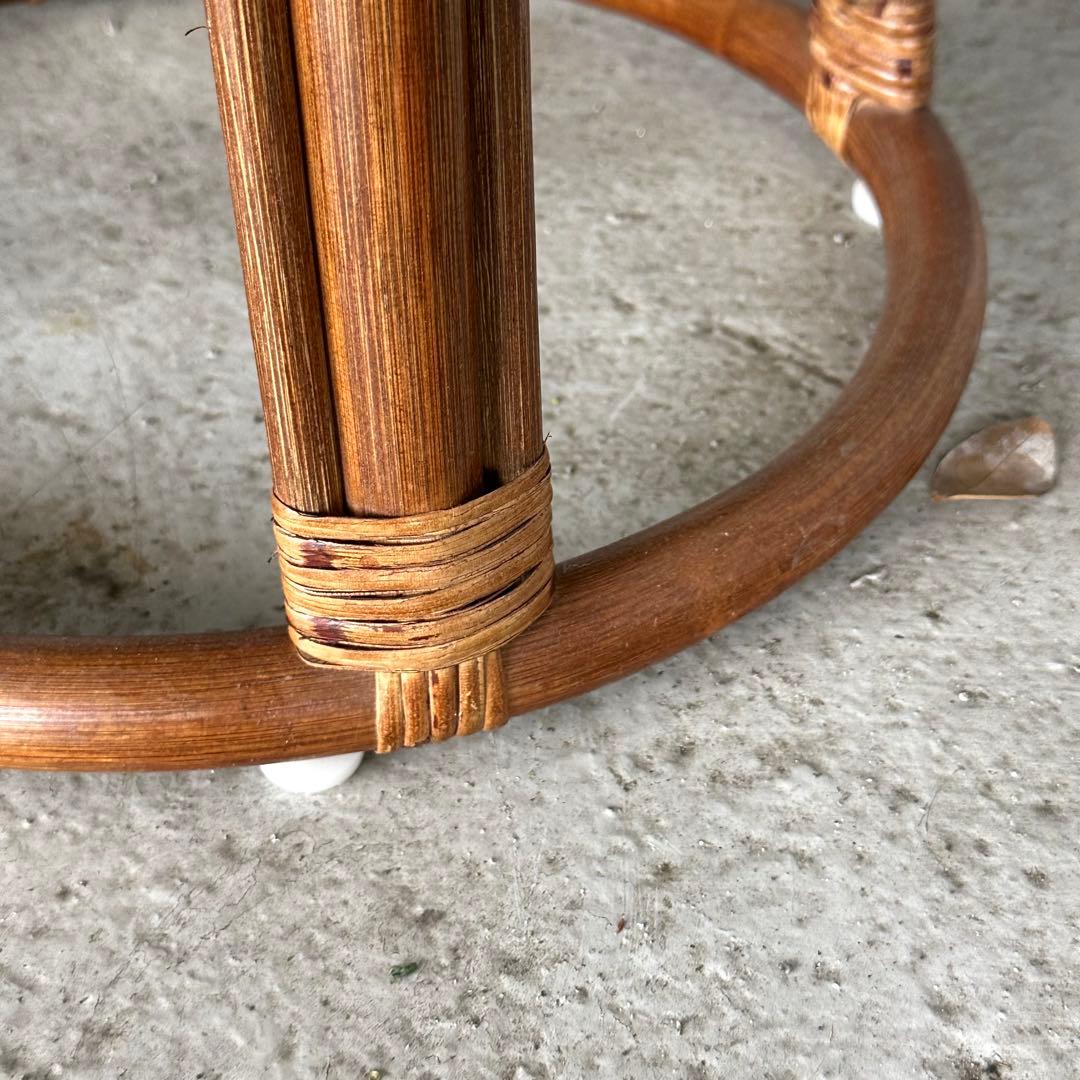 ⭐️即決価格⭐️ラタンサイドテーブル　丸型ガラステーブル　藤　天板49cm