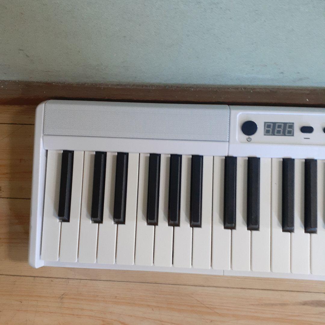 電子ピアノ　88鍵盤　ホワイト　充電式　充電器なし
