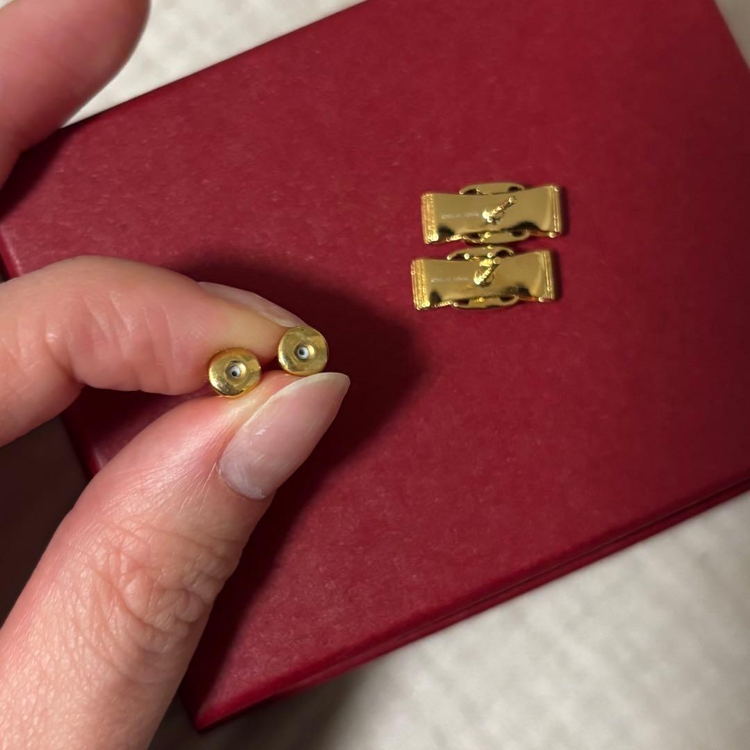 Salvatore Ferragamo フェラガモ　ゴールドリボン　ヴァラピアス