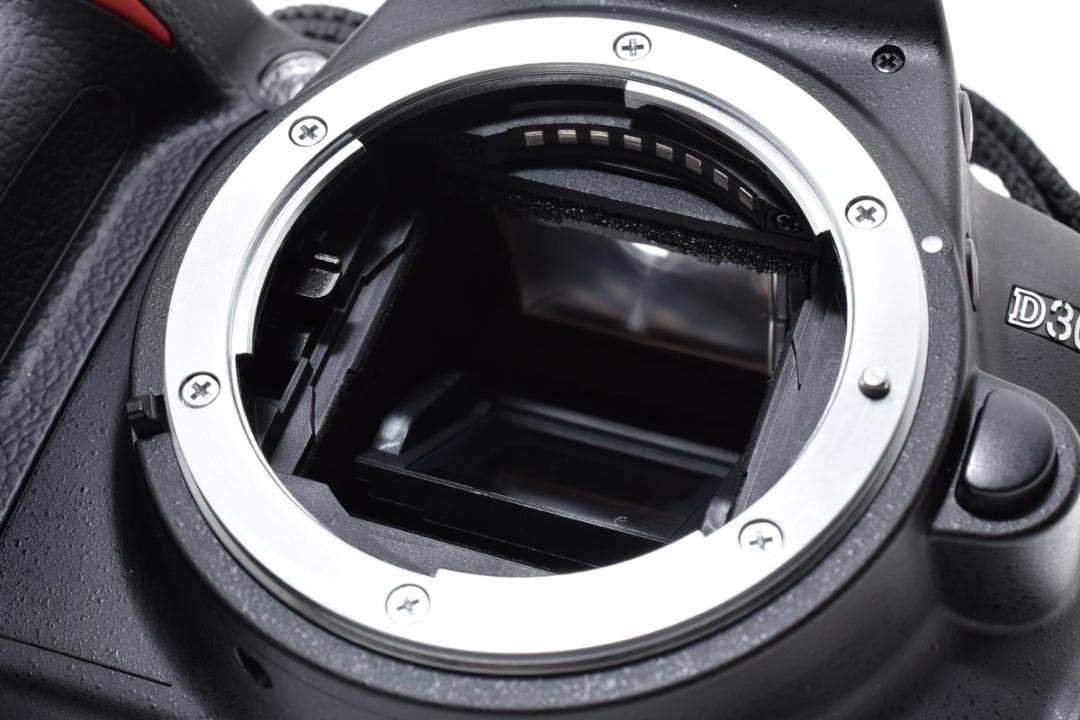 ★撮影枚数2,806枚・超美品★ ニコン D3000 ボディ #21223