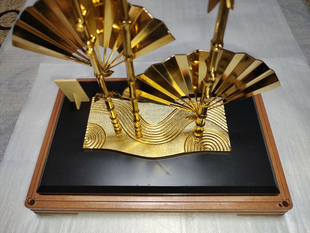 【豪華置物】扇子 吉祥 和風 風水 竹に末広 縁起物 インテリア ガラスケース