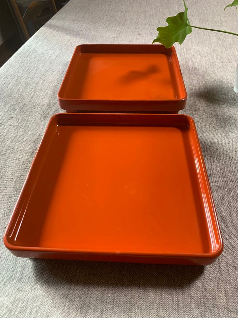 朱塗り 角膳 二枚セット（30cm角 × 高さ5cm）稀にみる美品