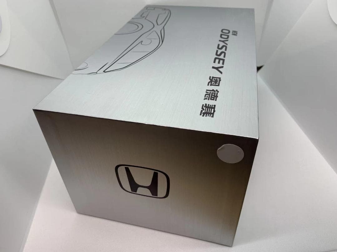 302-001 1/18 ホンダ オデッセイ 2022 ホワイト