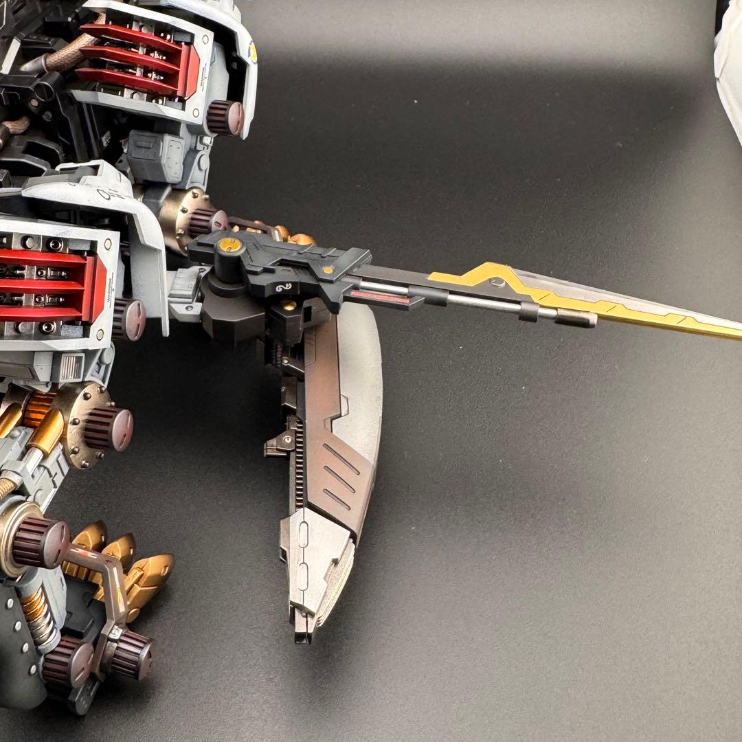 コトブキヤ ゾイド HMM ブレードライガー 全塗装 完成品