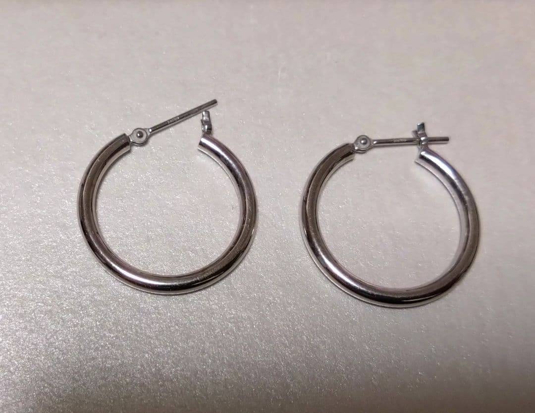 ジュエリーツツミ K10ホワイトゴールドフープピアス