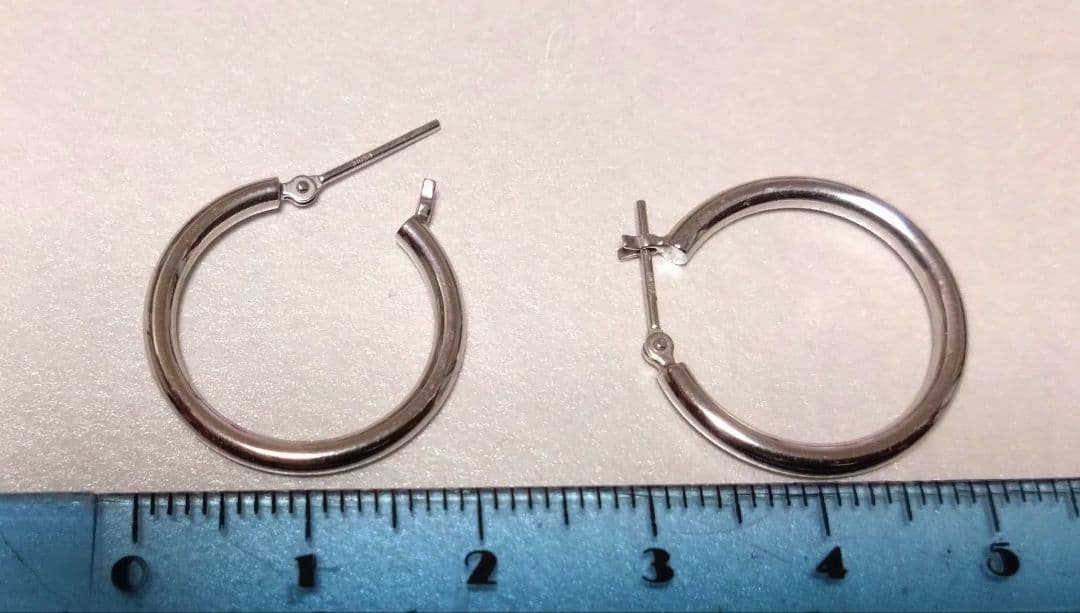 ジュエリーツツミ K10ホワイトゴールドフープピアス