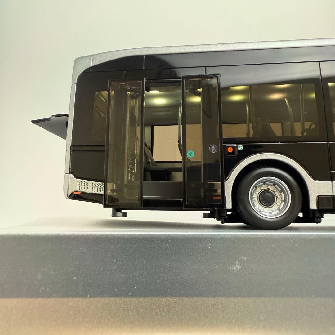 YUTONGバスモデルU12海外版ダイヤモンドモデル1:42バス純電気バスモデル
