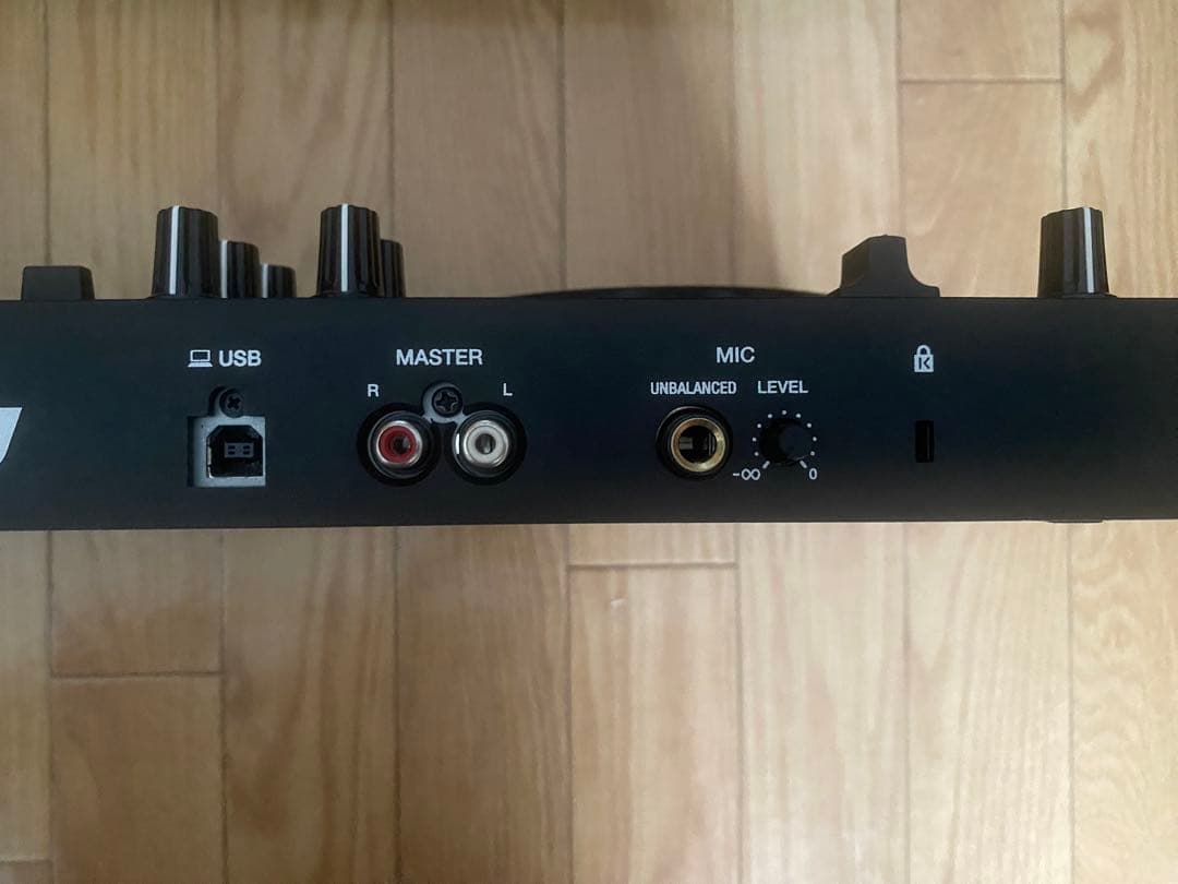 Pioneer DJ DDJ-REV1コントローラー、UDGハードケース付