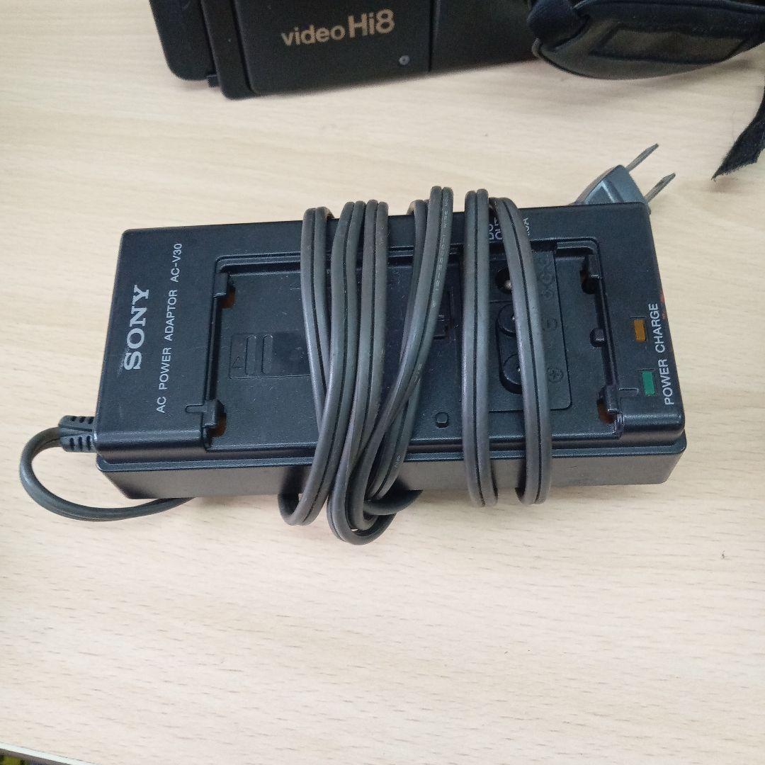 ジャンク品　SONY Handycam video Hi8 本体　通電確認済