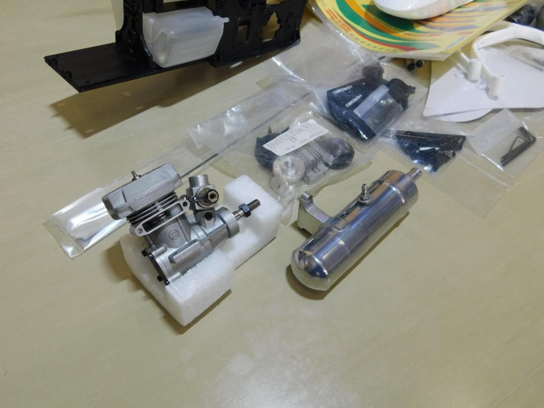 ヒロボー　シャトル　プラス2キット　未使用品