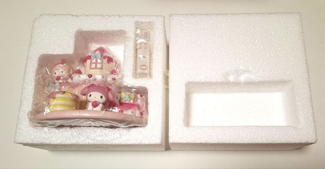 新品未使用　マイメロディ　卓上万年カレンダー　イチゴ