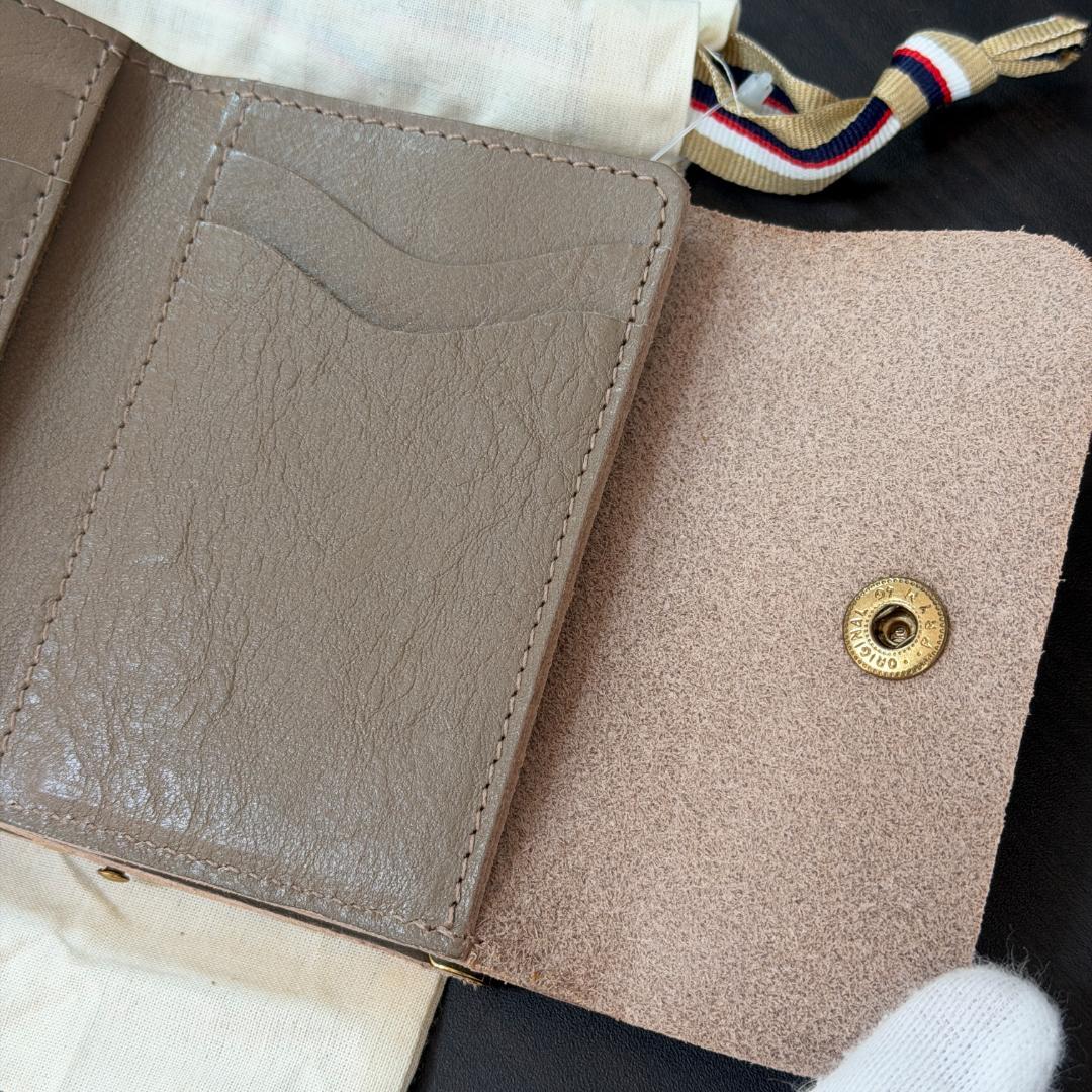 【新品未使用】イルビゾンテ 二つ折り がま口 財布 グレー