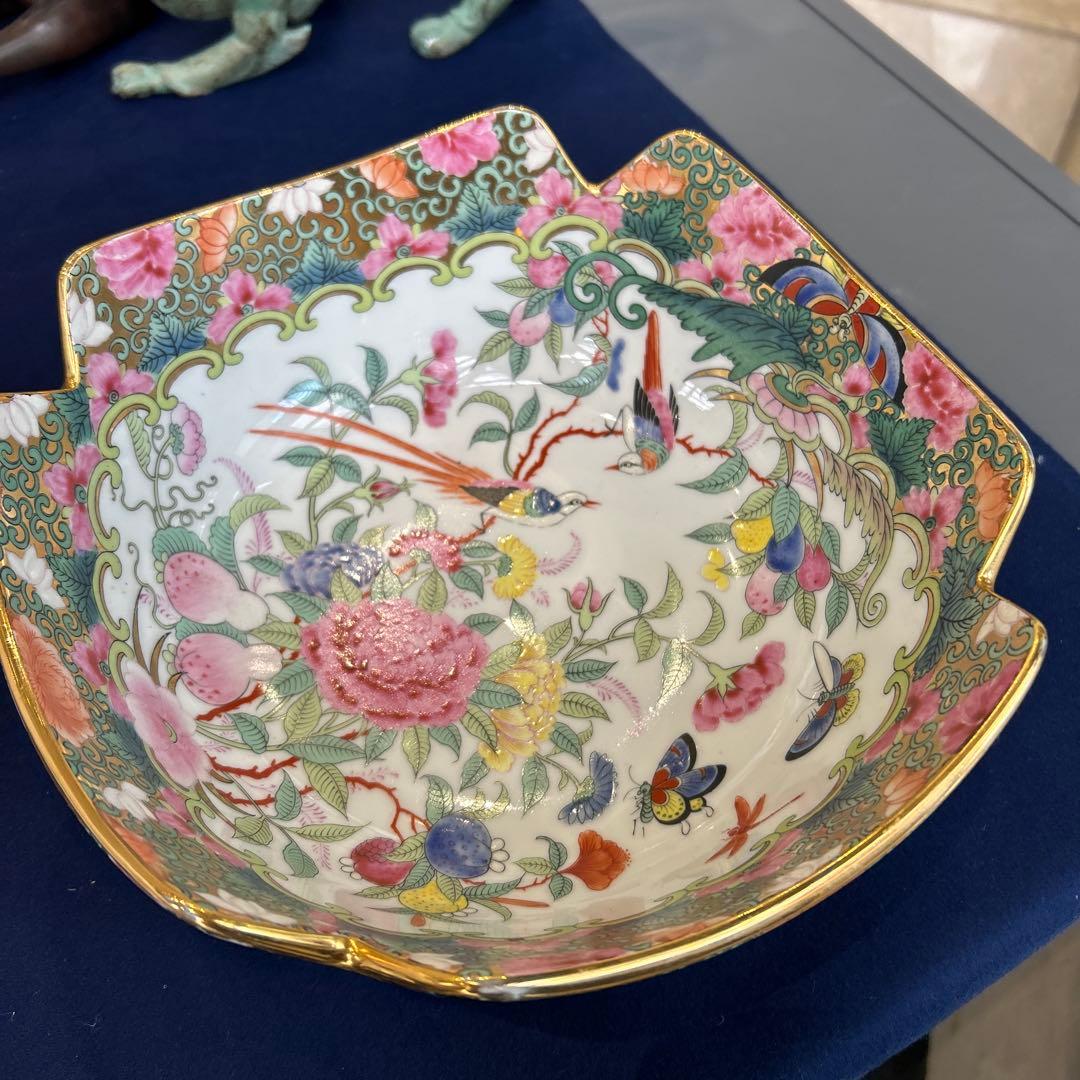 色鮮やかな花柄の陶磁器皿　24センチ