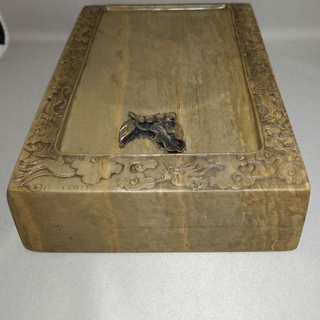 『緑端渓龍紋荷葉硯』 花梨天地蓋　大型約９寸約４㎏　緑端石　蓮紋硯