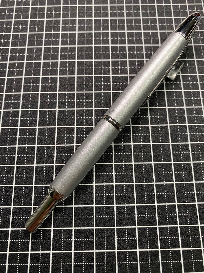 PILOT CAPLESS Silver ボールペン